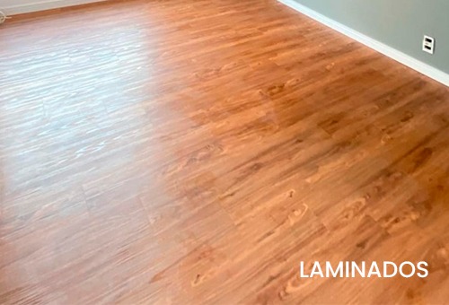 Ambiente com piso laminado
